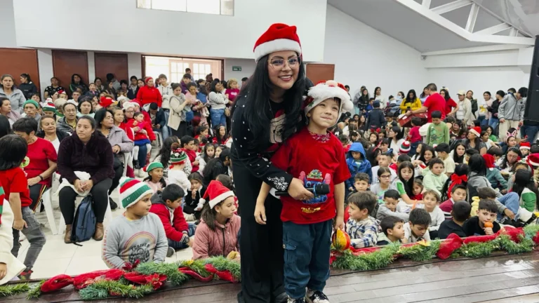 Más de 750 personas de nuestra comunidad se unieron para compartir alegría y amor en este gran evento. Agradecemos a Dios por permitirnos vivir un día tan maravilloso y por cada uno de ustedes que hizo posible este encuentro.